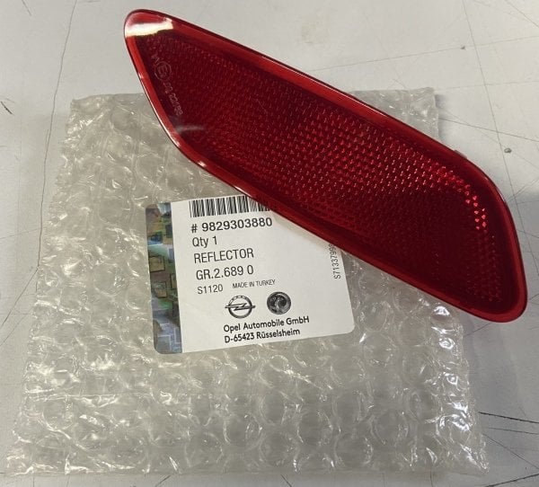 Opel Corsa F Arka Sağ Reklektör Orijinal | PSA 9829303880